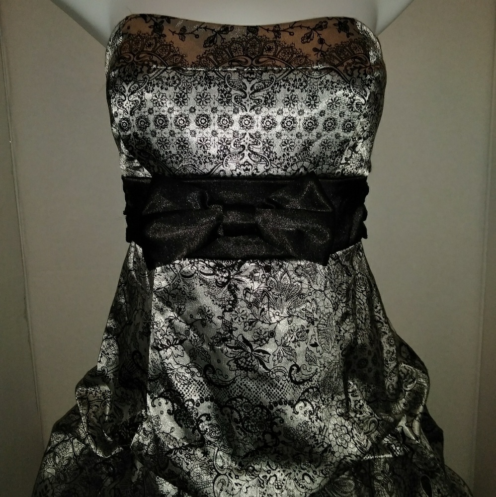 Ruby Rox strapless pickup skirt … - Picture 3 of 6